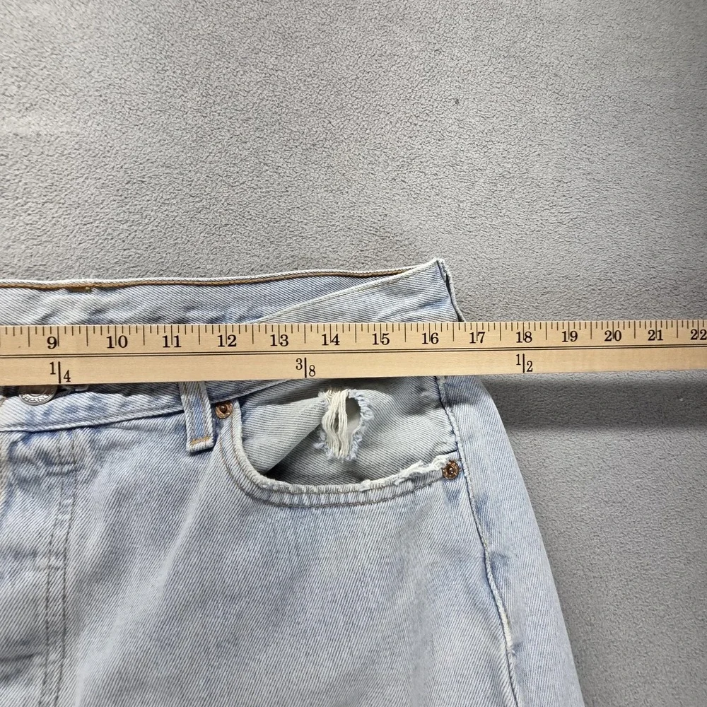 Vintage Levis 501 Jeans Mens Blue Light Wash Made In USA Button Fly Fits 32x32